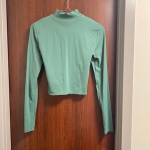 Babaton Contour Mockneck Top (small)